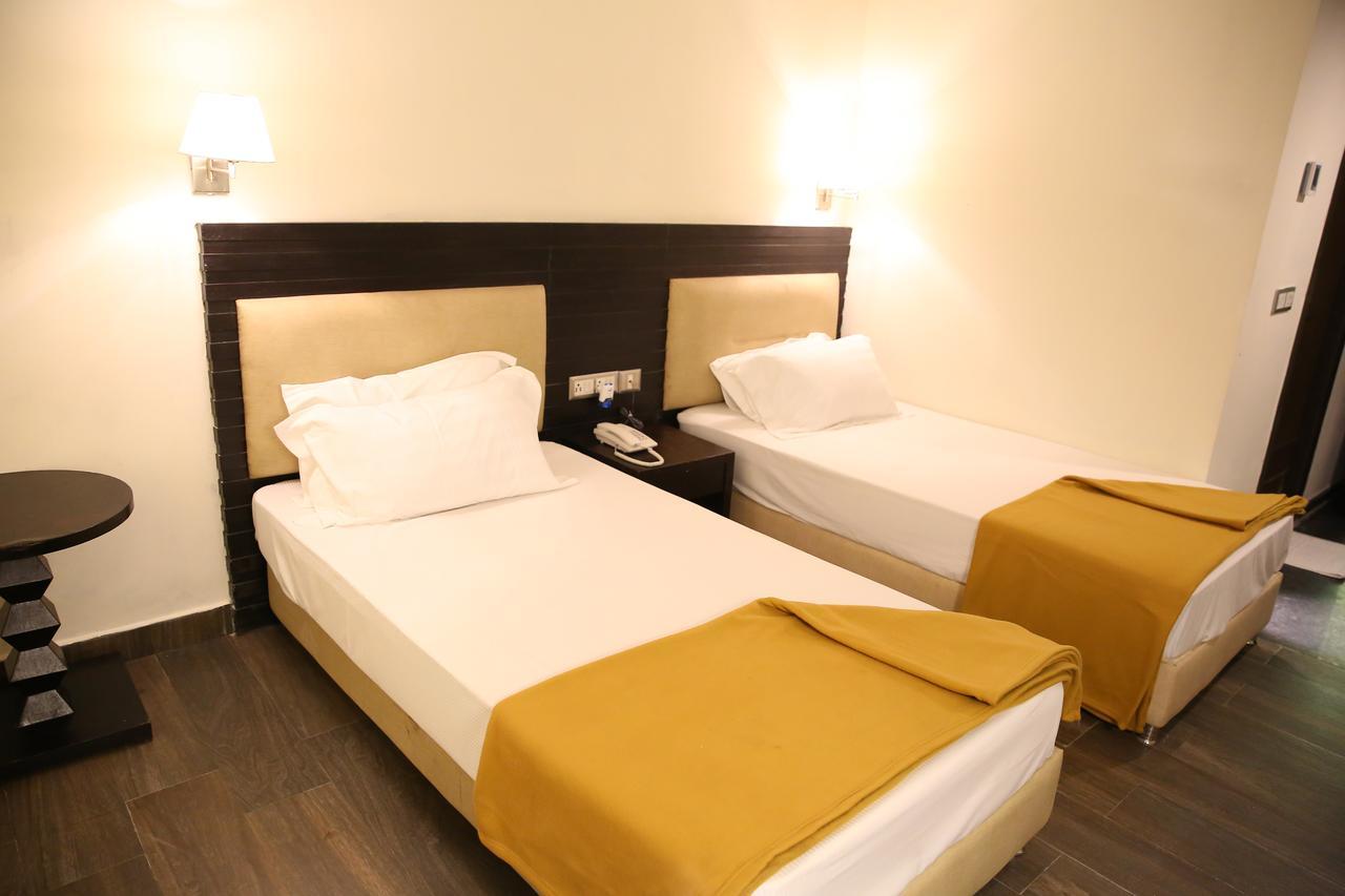 Hotel La Castle Chennai Ngoại thất bức ảnh